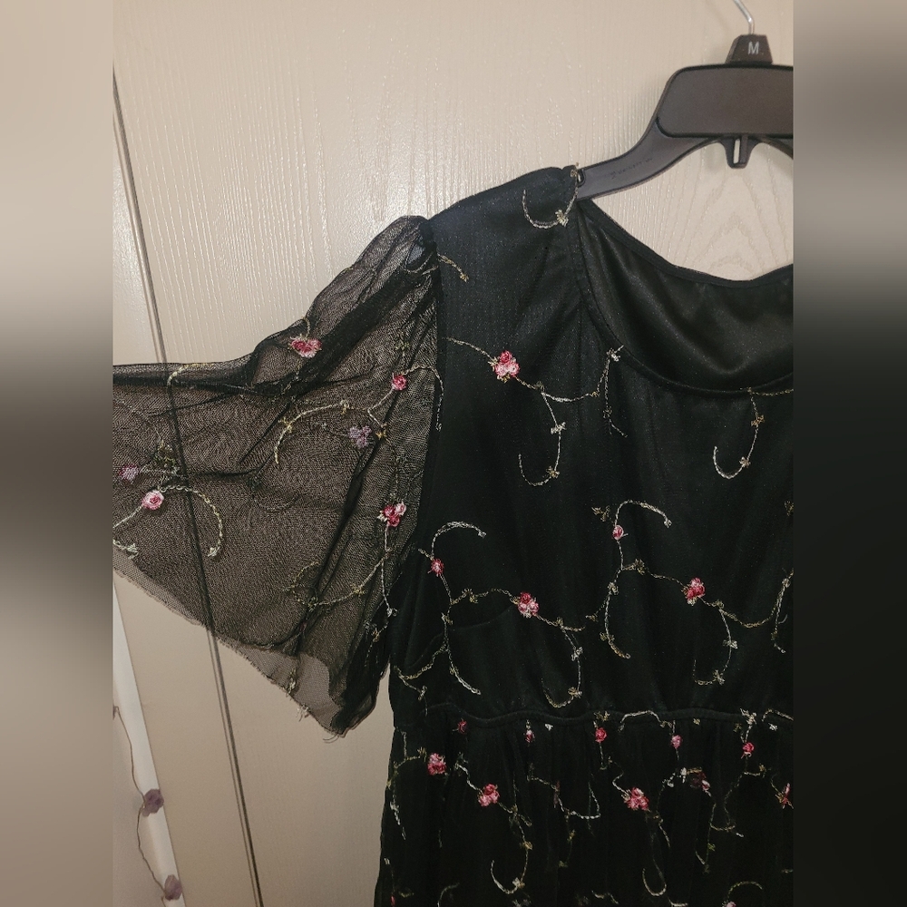 Shein Curve Floral Mesh Plus Size Blouse Shein Size 4xl (US 2X-3X) - Picture 2 of 5